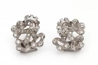 A pair of diamond earrings – kavel bij Veilinggebouw De Zwaan, Amsterdam