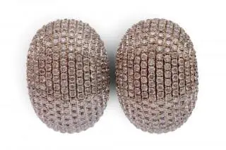 A pair of impressive diamond earrings – kavel bij Veilinggebouw De Zwaan, Amsterdam