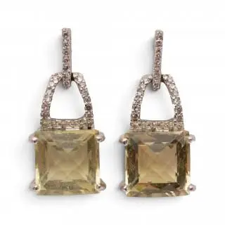 A pair of diamond and quartz earrings – kavel bij Veilinggebouw De Zwaan, Amsterdam