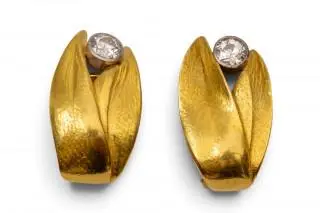 A pair of diamond earrings – kavel bij Veilinggebouw De Zwaan, Amsterdam