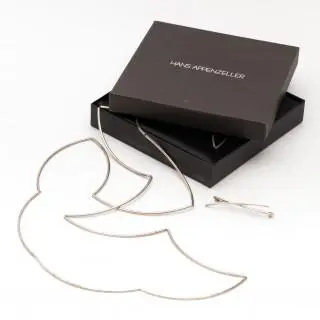 Hans Appenzeller (born 1944), silver necklace 'gebogen lijnen' – kavel bij Veilinggebouw De Zwaan, Amsterdam
