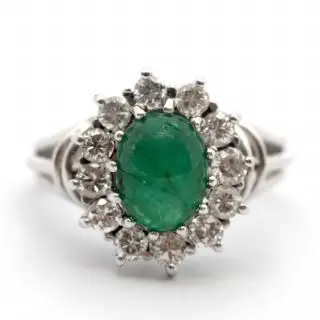 An emerald and diamond cluster ring, 1960's – kavel bij Veilinggebouw De Zwaan, Amsterdam