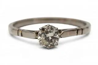 A solitair diamond ring – kavel bij Veilinggebouw De Zwaan, Amsterdam