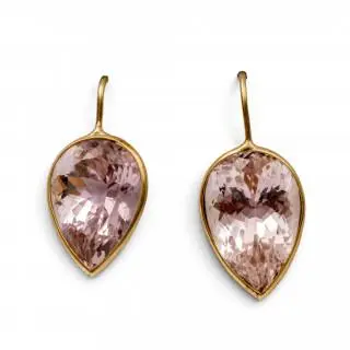 A pair of kunzite earrings – kavel bij Veilinggebouw De Zwaan, Amsterdam