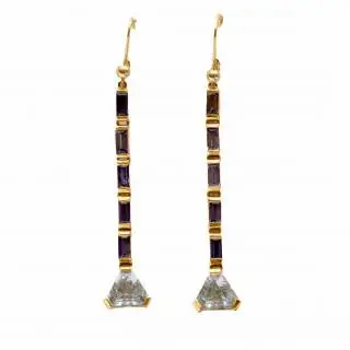 A pair of blue gem set earrings – kavel bij Veilinggebouw De Zwaan, Amsterdam