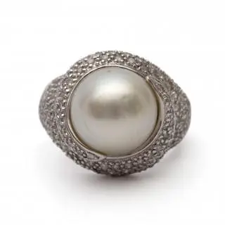 A pearl and diamond ring – kavel bij Veilinggebouw De Zwaan, Amsterdam