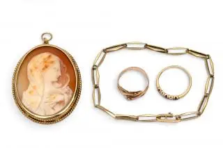 Various pieces of jewellery – kavel bij Veilinggebouw De Zwaan, Amsterdam