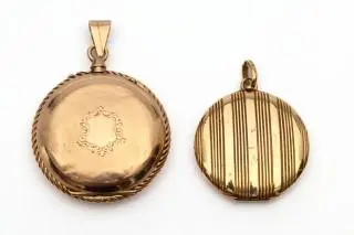 Two gold lockets – kavel bij Veilinggebouw De Zwaan, Amsterdam