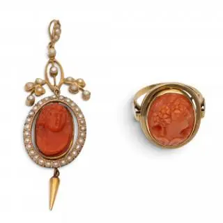 A coral ring and pendant – kavel bij Veilinggebouw De Zwaan, Amsterdam