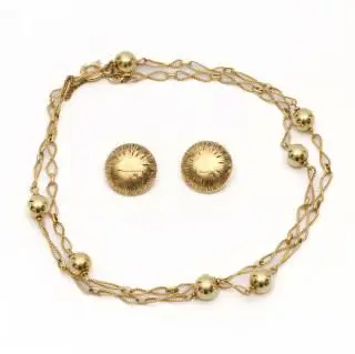 A gold necklace and pair of earrings – kavel bij Veilinggebouw De Zwaan, Amsterdam