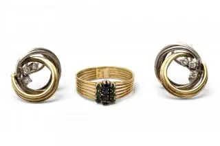 A pair of earrings and a ring – kavel bij Veilinggebouw De Zwaan, Amsterdam