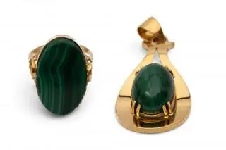 A malachite ring and pendant – kavel bij Veilinggebouw De Zwaan, Amsterdam