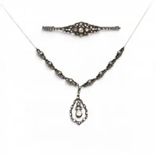 A rose-cut diamond necklace and bar brooch – kavel bij Veilinggebouw De Zwaan, Amsterdam