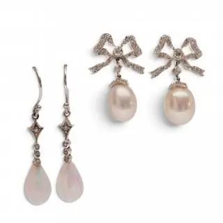 Two pairs of earrings – kavel bij Veilinggebouw De Zwaan, Amsterdam