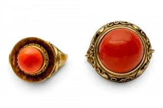 Two coral rings – kavel bij Veilinggebouw De Zwaan, Amsterdam