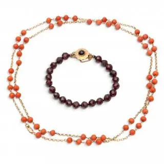 A coral necklace – kavel bij Veilinggebouw De Zwaan, Amsterdam