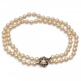 A single strand pearl necklace – kavel bij Veilinggebouw De Zwaan, Amsterdam