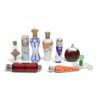 Acht diverse antieke parfumflacons – kavel bij Veilinggebouw De Zwaan, Amsterdam