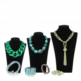 Diverse sieraden in blauw-groen tinten – kavel bij Veilinggebouw De Zwaan, Amsterdam
