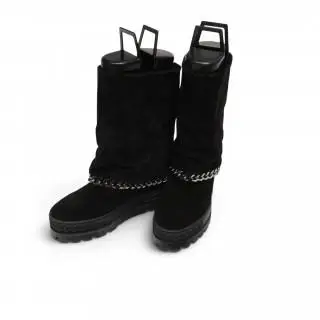 Casadei suede chain-links boots, circa – kavel bij Veilinggebouw De Zwaan, Amsterdam