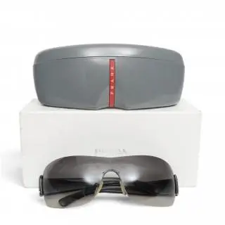 Prada sport shield black sunglasses, circa 00s – kavel bij Veilinggebouw De Zwaan, Amsterdam