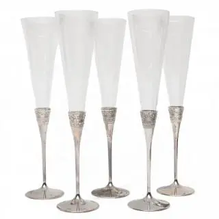 Wedgwood, ontwerp Vera Wang, vijf champagne flutes, 'Love' – kavel bij Veilinggebouw De Zwaan, Amsterdam