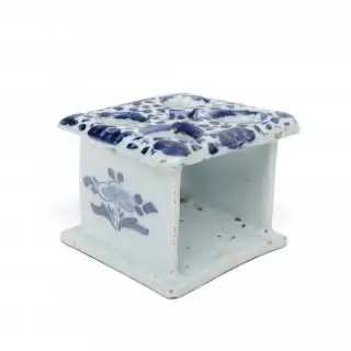 Delft, een blauw-wit aardewerk miniatuur stoofje, ca. 1800 – kavel bij Veilinggebouw De Zwaan, Amsterdam