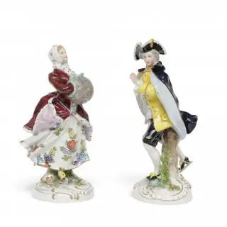 Neapel, paar porseleinen sculpturen, 'schaatsers', 1771-1834 – kavel bij Veilinggebouw De Zwaan, Amsterdam
