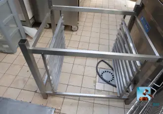 Porte plateaux avec contenu – kavel bij Clicpublic