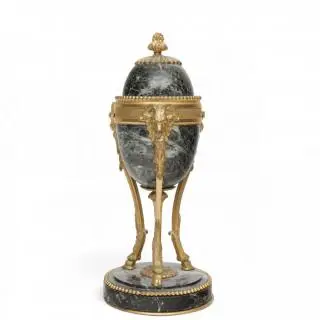 Frankrijk, marmeren en ormulu cassolette, Louis XVI stijl, 19e eeuw – kavel bij Veilinggebouw De Zwaan, Amsterdam