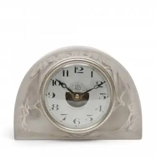 René Lalique (1860-1945), persglazen pendule, voor ATO, 'Moineaux', circa 1924 – kavel bij Veilinggebouw De Zwaan, Amsterdam