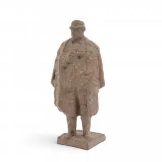 Pieter d'Hont (1917-1997), bruin keramiek sculptuur voorstellende Commissaris Maigret, 1975 – kavel bij Veilinggebouw De Zwaan, Amsterdam