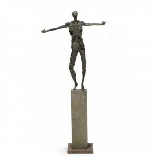 Toegeschreven aan Gerda Rutters (ge. 1946), groen gepatineerd bronzen sculptuur, 'figuur met armen gespreid', circa 1970 – kavel bij Veilinggebouw De Zwaan, Amsterdam