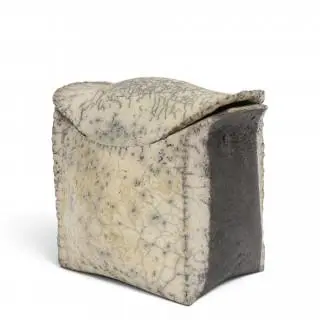 Jackie Hutter (geb. 1950), keramische dekseldoos, 1977 – kavel bij Veilinggebouw De Zwaan, Amsterdam