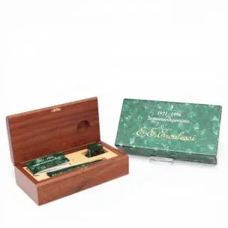 OMAS, E.E. Ercolessi Marbled Green Celluloid Limited Edition Fountain Pen - Fine 18ct Gold nib, 1996 – kavel bij Veilinggebouw De Zwaan, Amsterdam