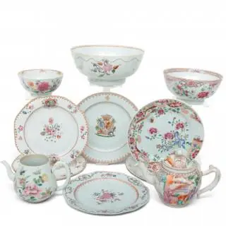 China, a collection of famille rose porcelain, 18th century – kavel bij Veilinggebouw De Zwaan, Amsterdam