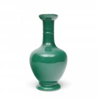 China, an apple-green crackle-glazed bottle-vase, 19th century – kavel bij Veilinggebouw De Zwaan, Amsterdam