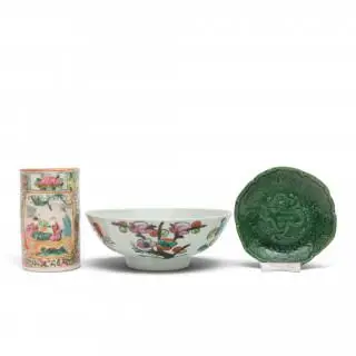 China, three various ceramics, ca. 1900 – kavel bij Veilinggebouw De Zwaan, Amsterdam