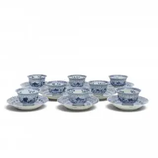 China, a set of eight blue and white porcelain 'fish and crab' cups and saucers, 19th century – kavel bij Veilinggebouw De Zwaan, Amsterdam