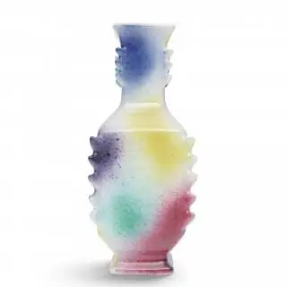 China, a polychrome-decorated porcelain vase, 20th century – kavel bij Veilinggebouw De Zwaan, Amsterdam