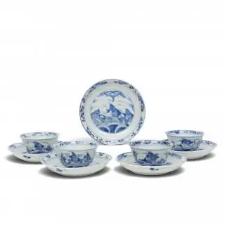 China, a set of four blue and white porcelain cups and five saucers, 18th century – kavel bij Veilinggebouw De Zwaan, Amsterdam