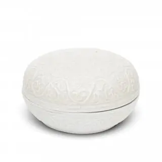 China, a white-glazed box and cover, Song dynasty (960-1279) – kavel bij Veilinggebouw De Zwaan, Amsterdam