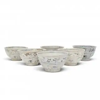 Vietnam, a set of six 'Hoi An Cargo' blue and white bowls, 15th century – kavel bij Veilinggebouw De Zwaan, Amsterdam