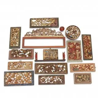 China, a collection of red lacquered and gilt carved wooden panels, ca. 1900 – kavel bij Veilinggebouw De Zwaan, Amsterdam