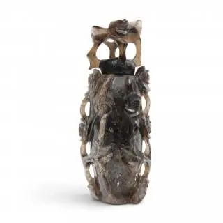 China, a smoky quartz carved vase and cover, 19th century – kavel bij Veilinggebouw De Zwaan, Amsterdam