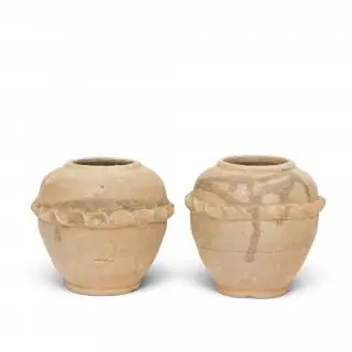 China, a pair of pottery vases, probably Song dynasty (960-1279) – kavel bij Veilinggebouw De Zwaan, Amsterdam