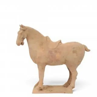 China, a red pottery model of a horse, probably Tang dynasty (618-907) – kavel bij Veilinggebouw De Zwaan, Amsterdam