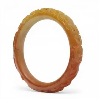 China, a jade bracelet, Qing dynasty (1644-1912) – kavel bij Veilinggebouw De Zwaan, Amsterdam