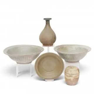 Thailand and Cambodia, a collection of celadon Sukhotai and Khmer porcelain, ca. 15th century – kavel bij Veilinggebouw De Zwaan, Amsterdam