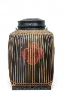 Thailand, a large black and red lacquered rice container, second half 20th century – kavel bij Veilinggebouw De Zwaan, Amsterdam